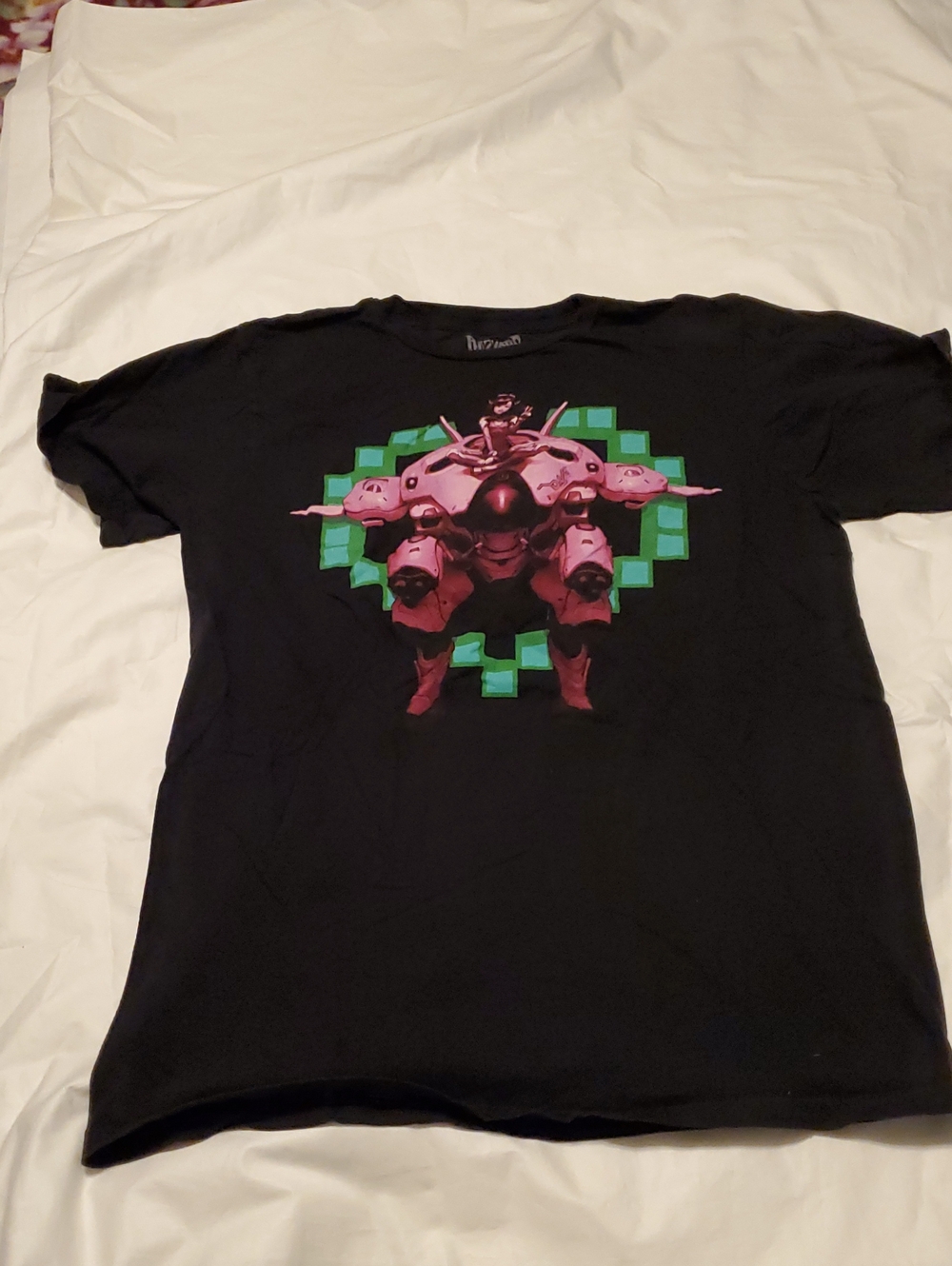 Black Overwatch Graphic  Women's T-Shirt size small with Pink Mech Print